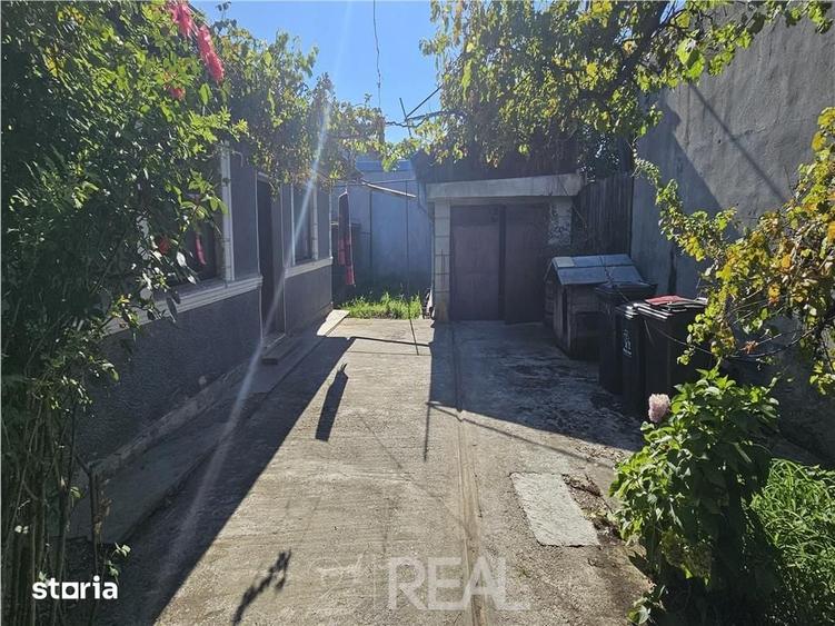 De vanzare - casa si curte mare in zona Metroului Republica - 3