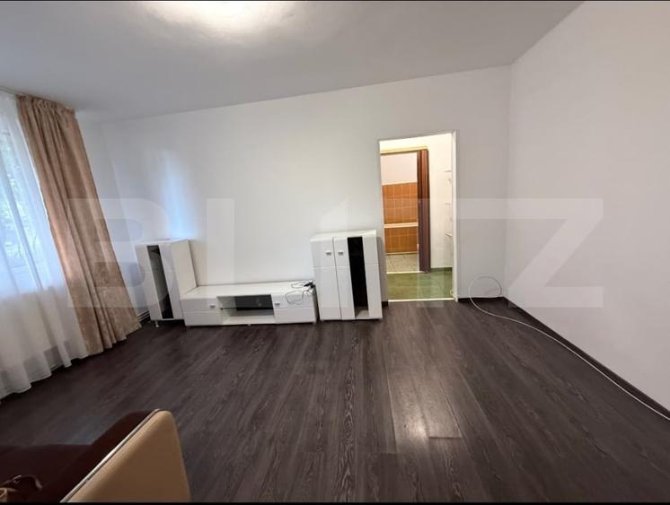 Apartament cu 2 camere, 56 mp, semidecomandat, zona Bd. Cosbuc - 1