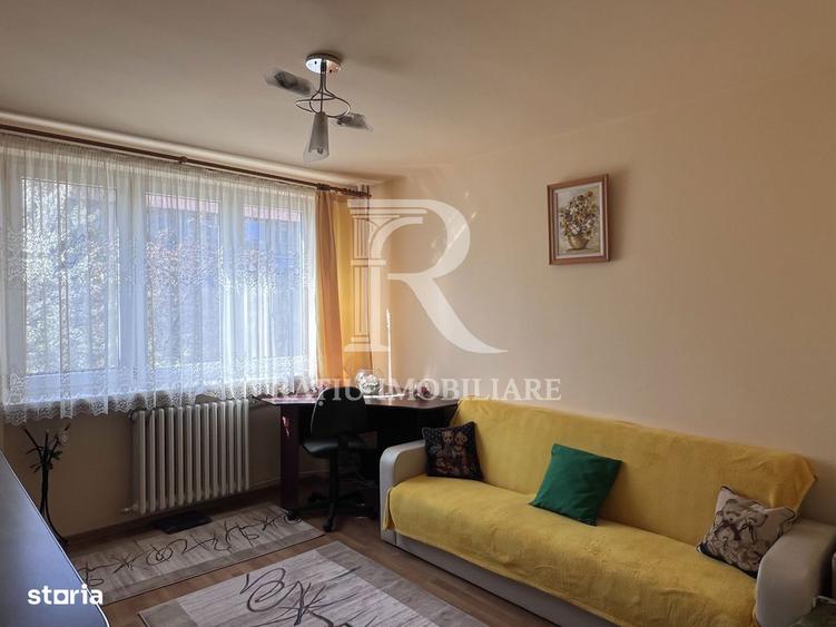 Apartament cu 3 camere semidecomandat în Orașul Nou