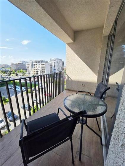 Apartament cu 2 camere decomandat, mobilat în Tractorul