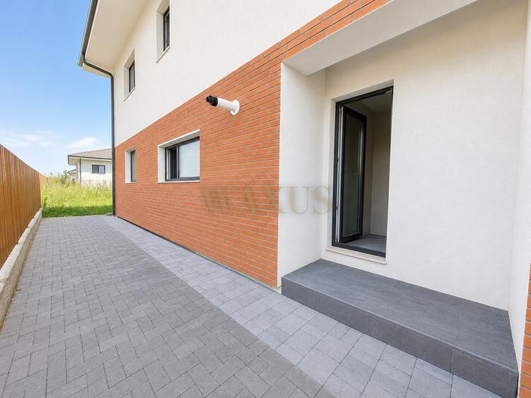 Duplex cu 4 camere cu Canalizare în Chinteni