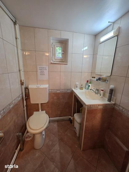 Casă cu 8 camere cu Teren 1000 Mp în Gârleni