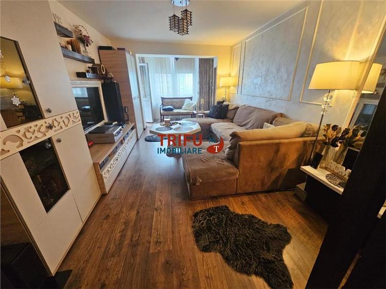 Apartament cu 3 camere decomandat, mobilat în Cetate