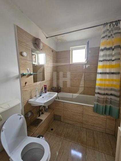 Apartament cu 3 camere decomandat, mobilat în Între Lacuri