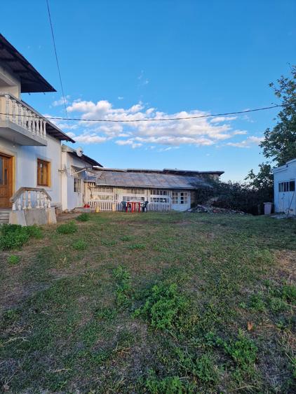 Casă cu 4 camere în Slătioarele