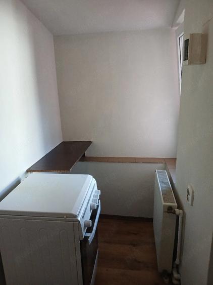 Garsonieră decomandată în Central