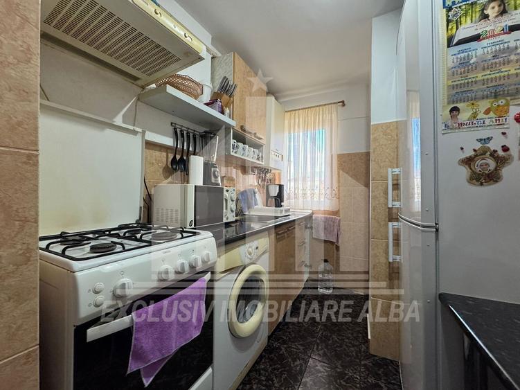 Apartament cu 2 camere semidecomandat, mobilat în Cetate — fotografia 2
