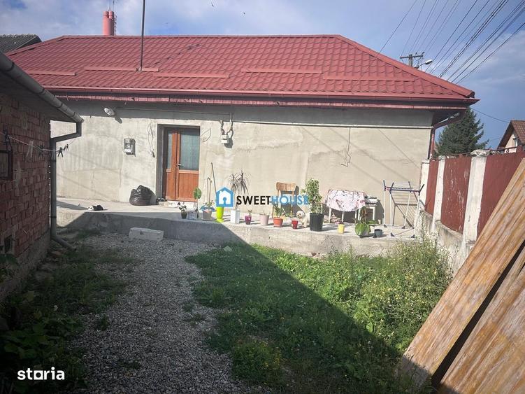 Casă cu 2 camere cu Teren 300 Mp în Central