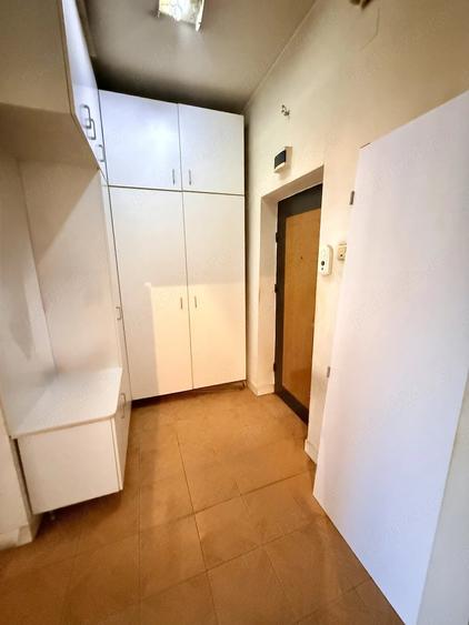 Apartament cu 3 camere semidecomandat, mobilat în Bucureștii Noi