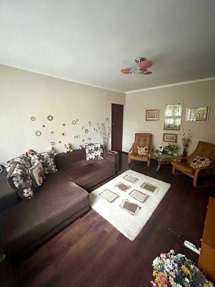 Apartament cu 2 camere decomandat în Sala Palatului