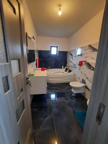 Casă individuală cu 5 camere cu Canalizare în Tărtășești