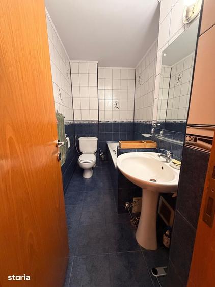 Apartament cu 4 camere decomandat în Rahova