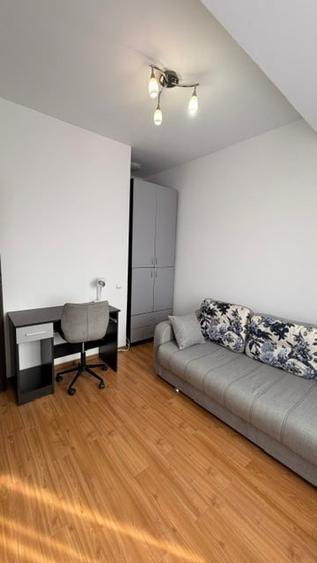 Apartament cu 3 camere semidecomandat în Moșilor