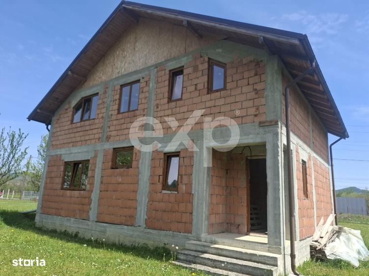 Casă cu 4 camere în Urleta