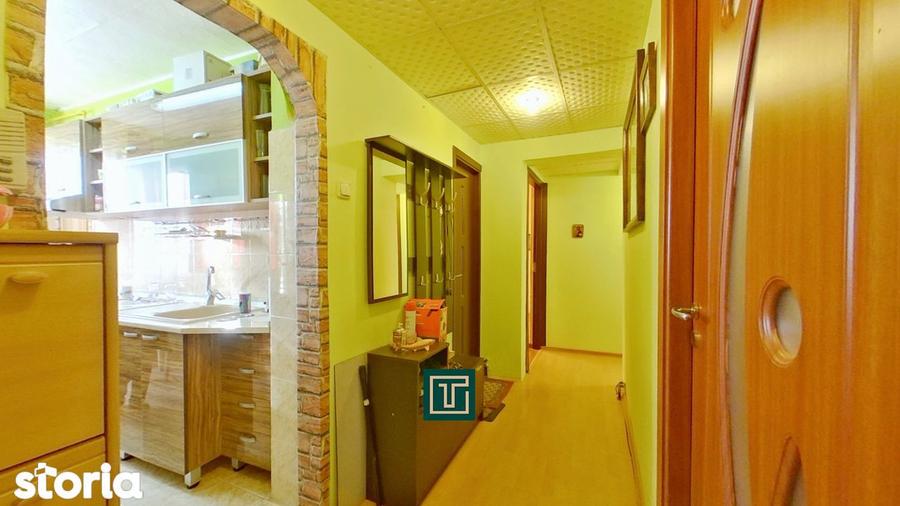 Apartament cu 3 camere decomandat, mobilat în Micălaca