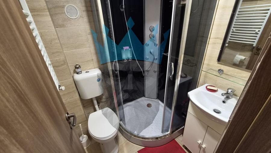 Apartament cu 2 camere decomandat, mobilat în P-ța Romană