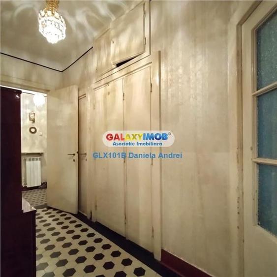 Apartament cu 4 camere semidecomandat, mobilat în Calea Plevnei