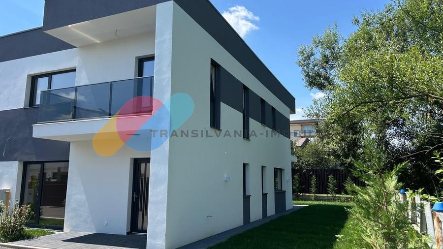 Duplex cu 4 camere cu Canalizare în Florești
