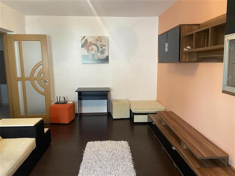 Apartament cu 2 camere decomandat, mobilat în Ultracentral