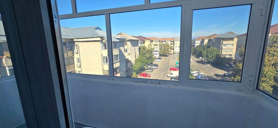Apartament cu 4 camere decomandat, mobilat în Micro 3