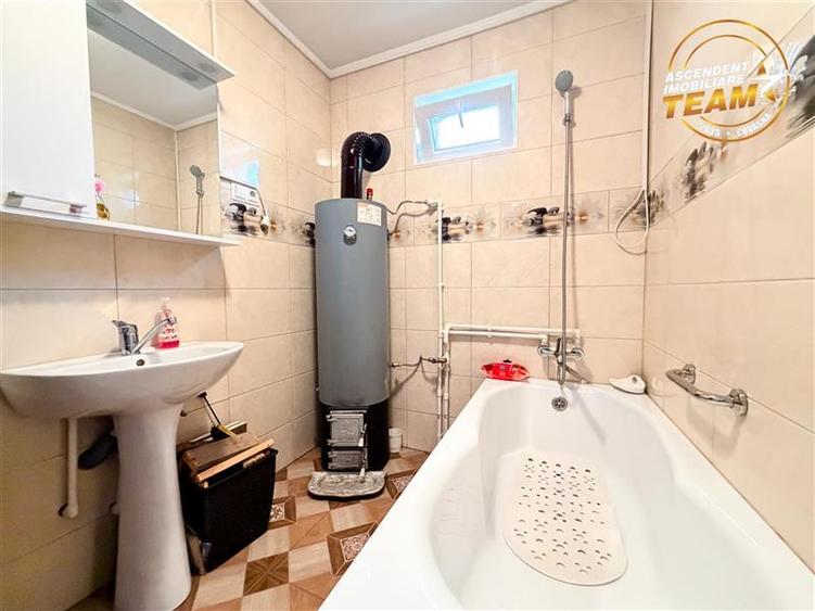 Casă individuală cu 4 camere cu Canalizare în Cernat