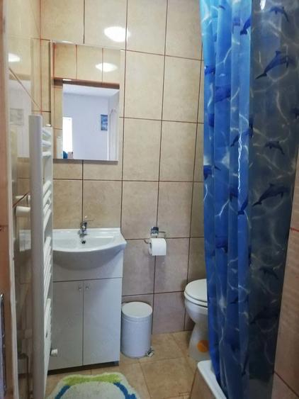 Casă cu 10 camere cu Teren 480 Mp în Bran