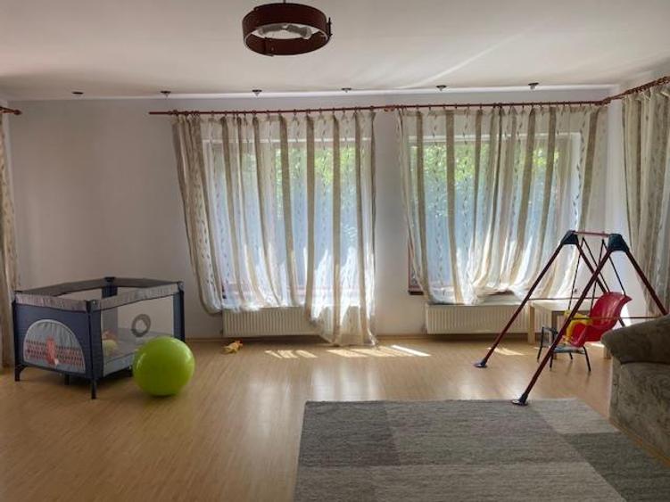 Casă cu 5 camere cu Teren 500 Mp în Iancu Nicolae