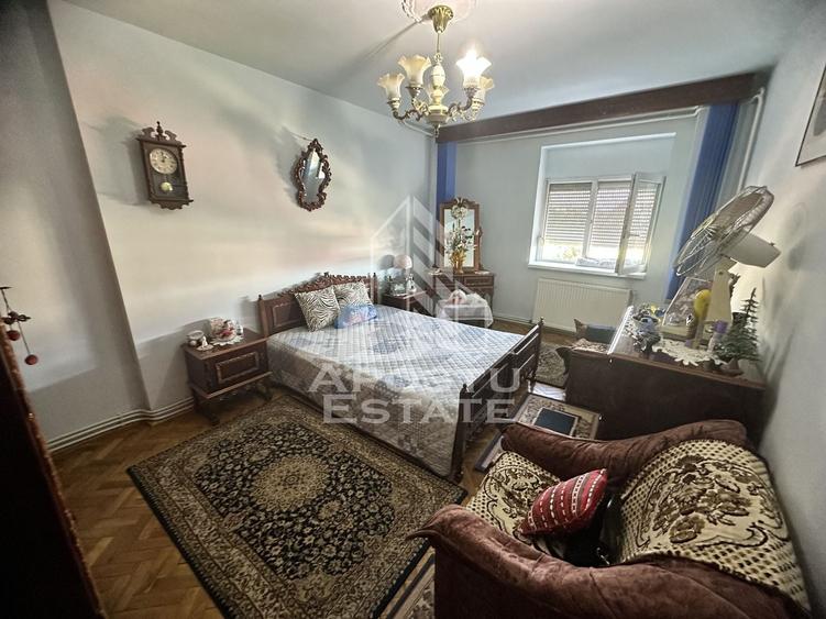 Apartament cu 3 camere decomandat, mobilat în Spitalul Județean