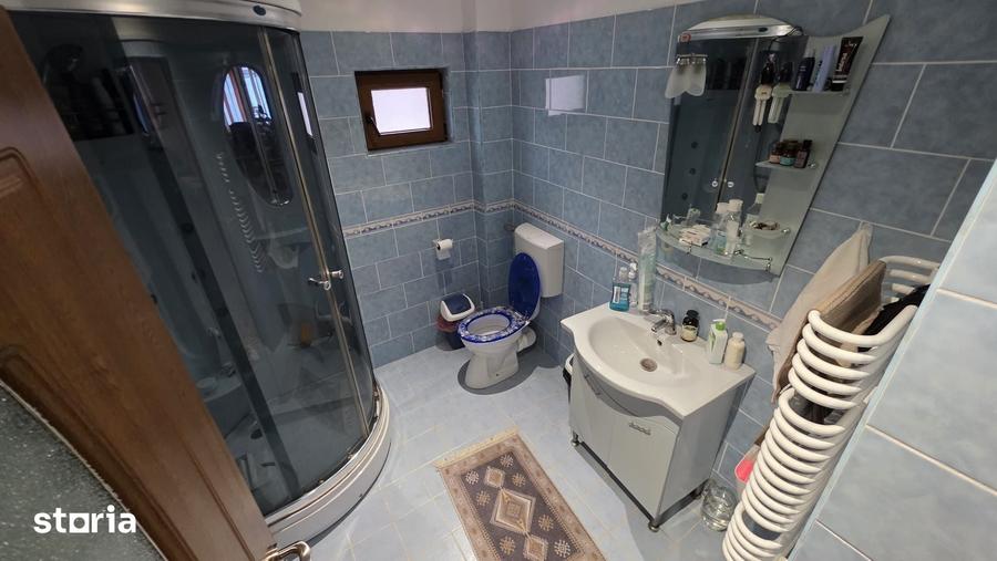 Casă cu 6 camere cu Teren 960 Mp în Câmpineanca