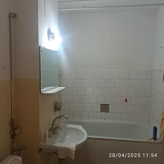 Apartament cu 3 camere decomandat în Archia