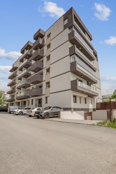Apartament cu 4 camere decomandat, mobilat în Sisești