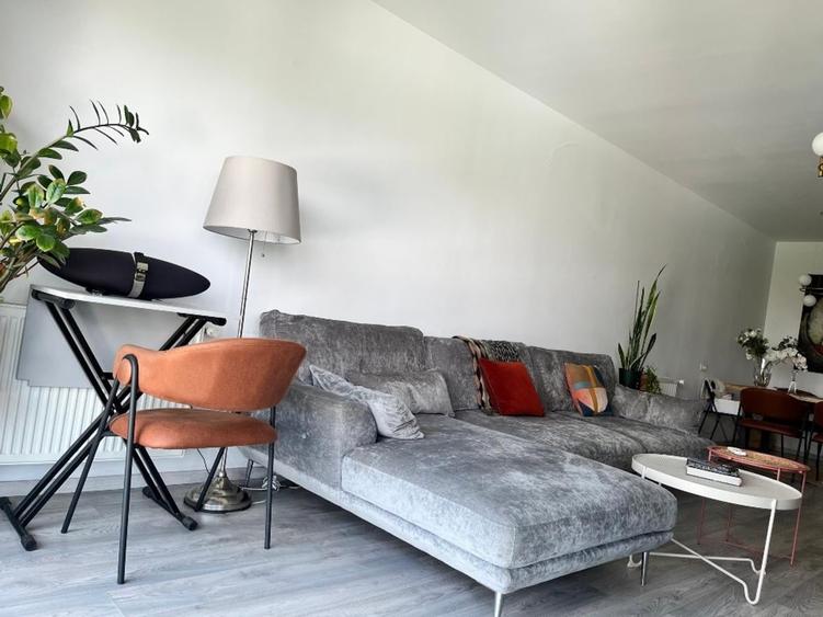 Apartament cu 2 camere semidecomandat în Barbu Văcărescu