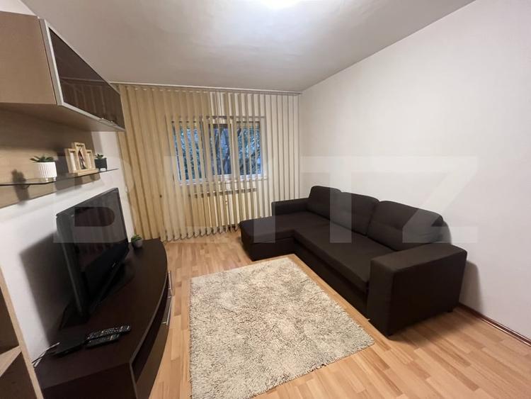 Apartament cu 2 camere decomandat, mobilat în Dacia