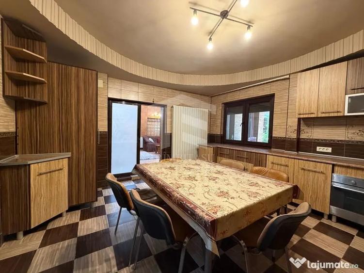Casă cu 7 camere cu Teren 2034 Mp în Central