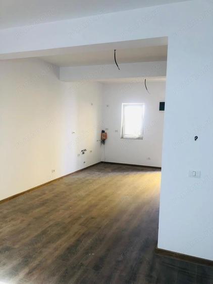 Casă cu 3 camere în Giroc