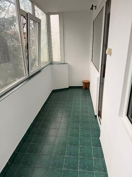 Apartament cu 2 camere semidecomandat, mobilat în Alexandru Obregia