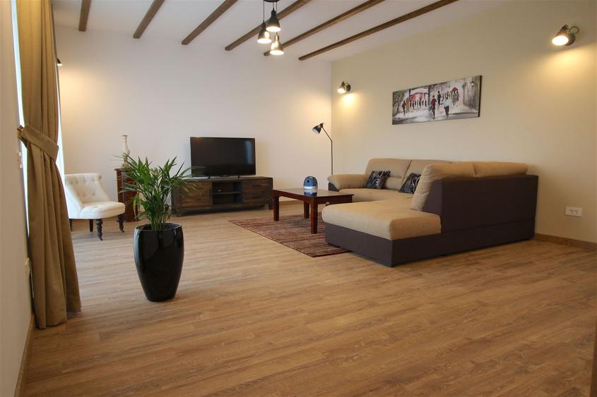 Apartament cu 3 camere decomandat, mobilat în Nord
