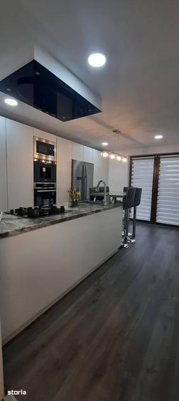 Casă cu 3 camere decomandat cu Teren 300 Mp în Central