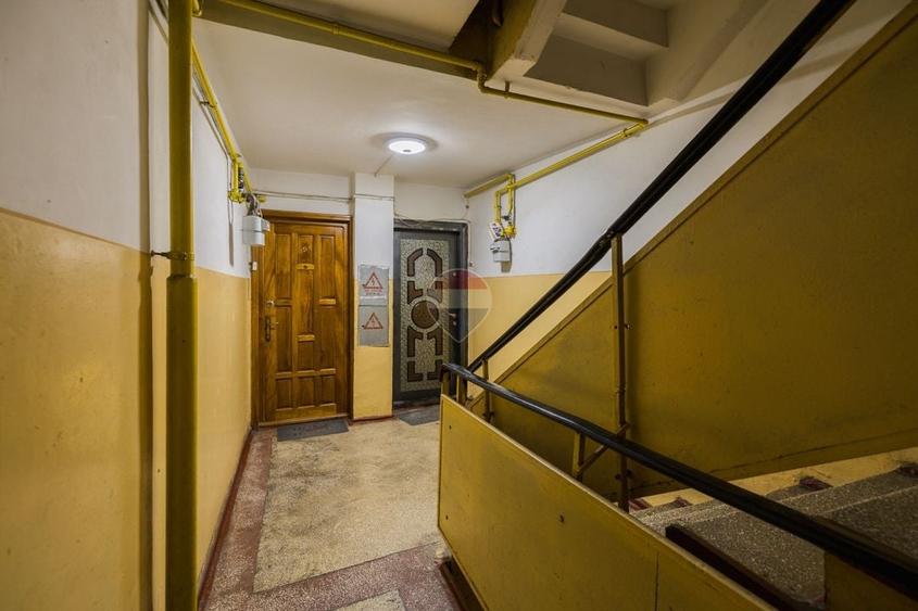 Apartament cu 3 camere decomandat în Central