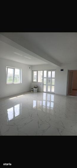 Casă cu 4 camere cu Teren 400 Mp în Central