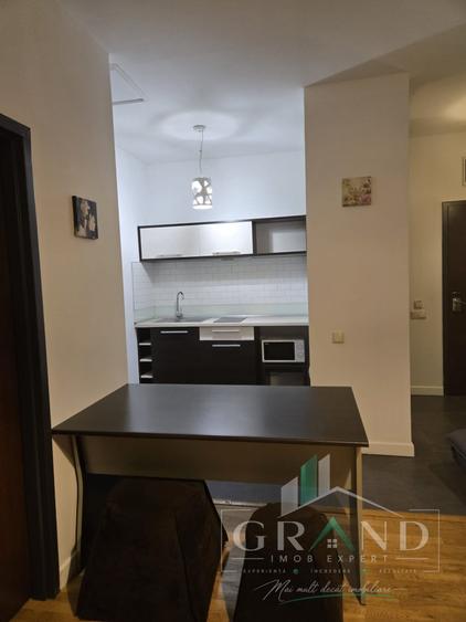 Apartament cu 2 camere semidecomandat, mobilat în Semicentral