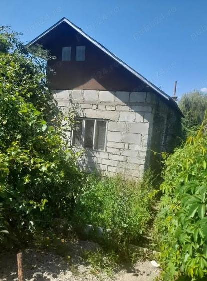 Casă cu Teren 300 Mp în Central