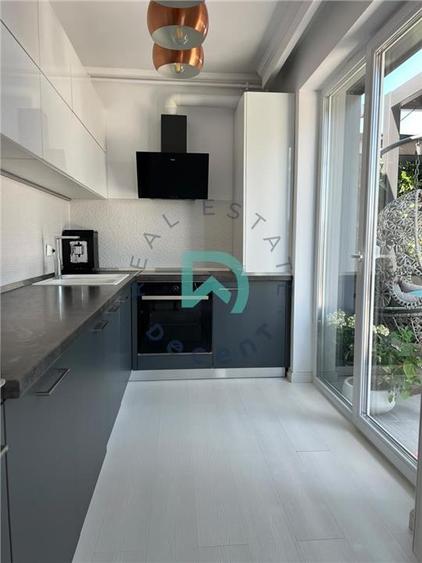 Apartament cu 3 camere decomandat, mobilat în Lazaret