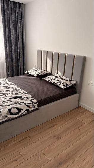Apartament cu 3 camere decomandat în Exterior Vest