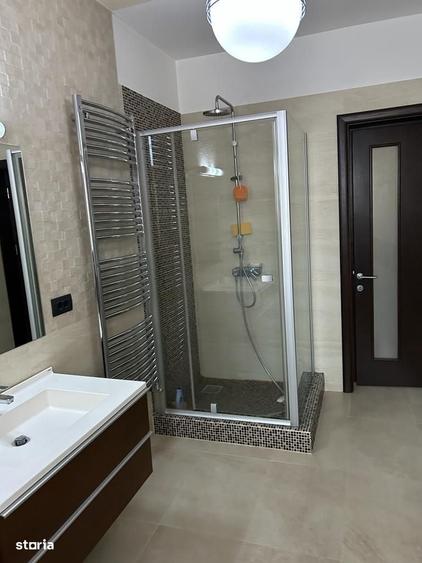 Casă cu 4 camere decomandat în Trivale