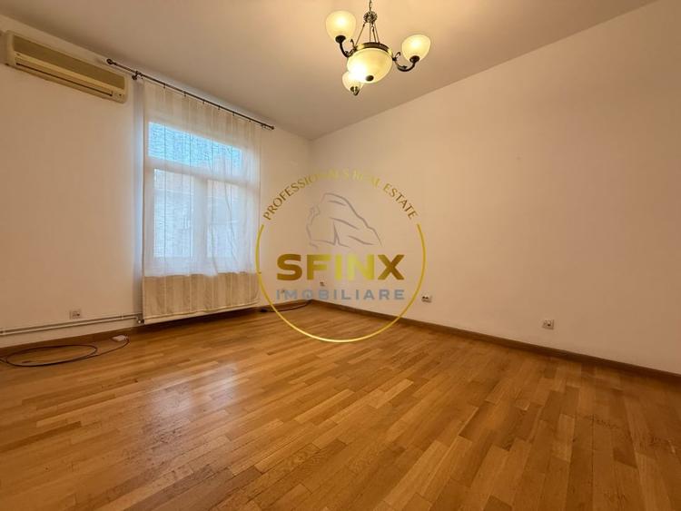 Casă individuală cu 5 camere cu Canalizare în Decebal