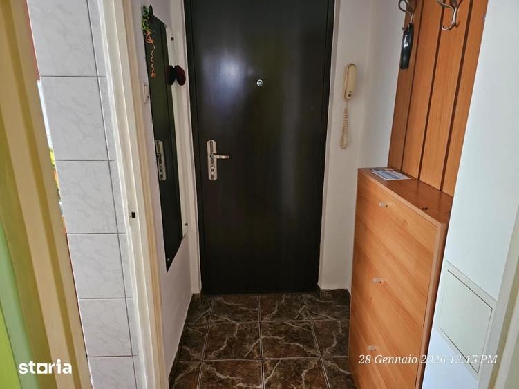 Apartament cu 2 camere semidecomandat în Giurgiului
