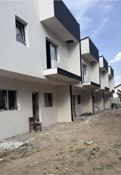 Casă cu 3 camere în Malu Mare