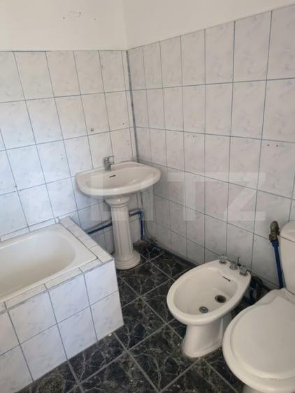 Casă individuală cu 3 camere cu Canalizare în Nord-Vest