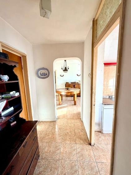 Apartament cu 4 camere decomandat în Eroii Revoluției